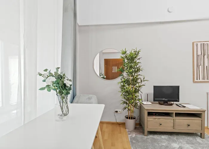 Bright Near Augarten - Near Center - 5min To Metro U2 Apartment