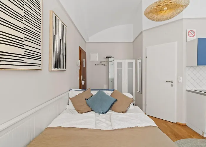 Bright Near Augarten - Near Center - 5min To Metro U2 Apartment