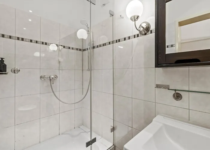 Bright Near Augarten - Near Center - 5min To Metro U2 Apartment Wien