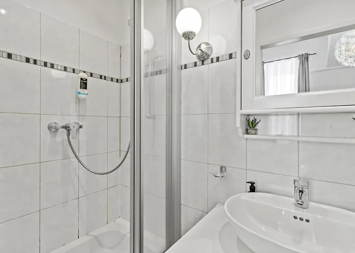 Bright Near Augarten - Near Center - 5min To Metro U2 Apartment