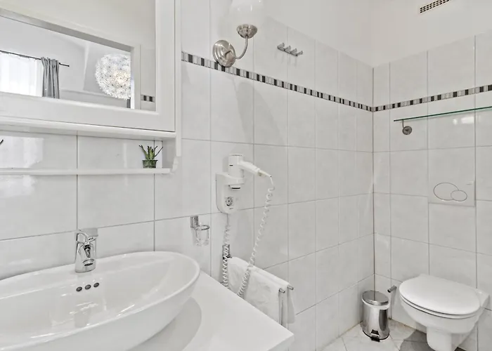 Bright Near Augarten - Near Center - 5min To Metro U2 Apartment